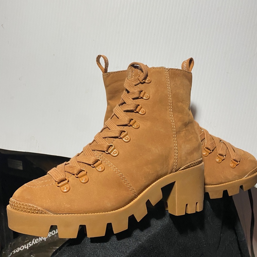 Schultz New Boots lace up